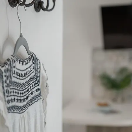 Captain's Seafront Apartment