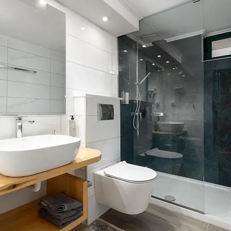 Captain's Seafront *