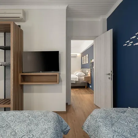 Captain's Seafront Apartment