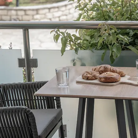 Captain's Seafront Apartment Nydri (Lefkada)