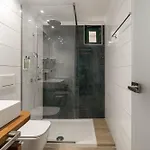 Captain's Seafront Apartamento *