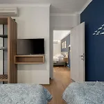 Captain's Seafront Apartamento