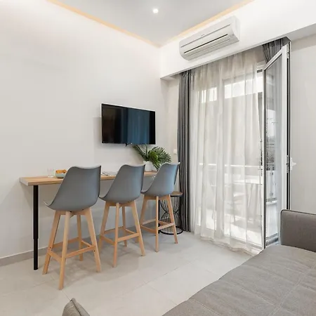 Captain's Seafront Nydri (Lefkada)