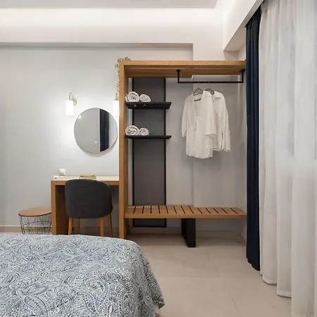 Captain's Seafront Nydri (Lefkada)