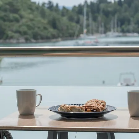 Captain's Seafront Appartamento *