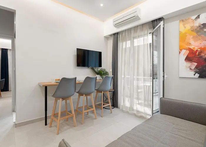 Captain's Seafront Nydri (Lefkada)