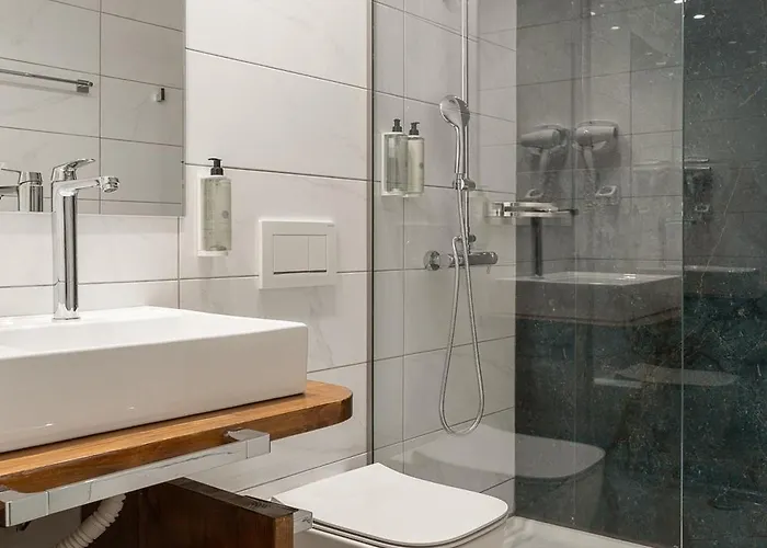 Captain's Seafront Nidhrion