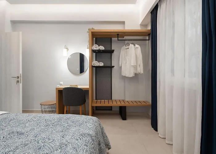 Captain's Seafront Nydri (Lefkada)