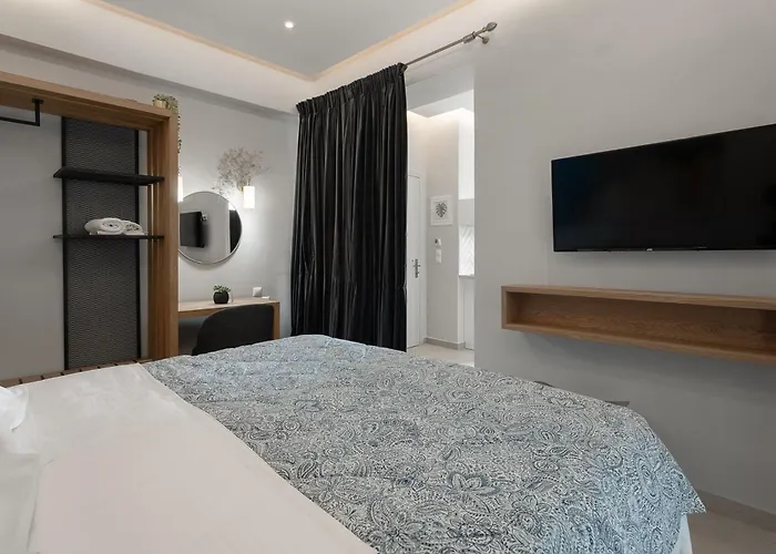 Captain's Seafront Apartment *